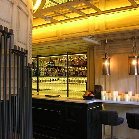 Do Placa Reial Powered By Sonder Hotel 5*